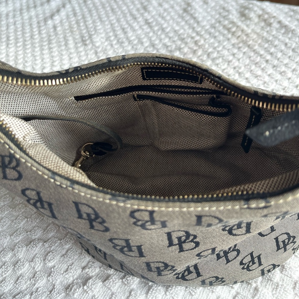 Dooney &  Bourke Signature Bucket Black & White Small Bucket Bag. - Picture 6 of 7